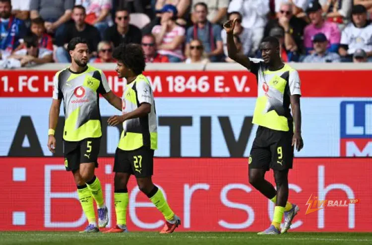 Borussia Dortmund hy vọng thu về 110 triệu euro từ việc bán Karim Adeyemi và Serhou Guirassy.