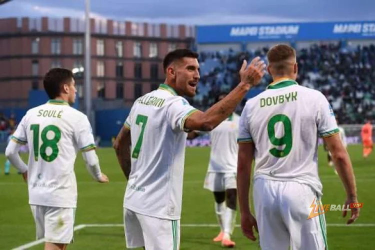Juventus đã có liên hệ ban đầu với Lorenzo Pellegrini của Roma