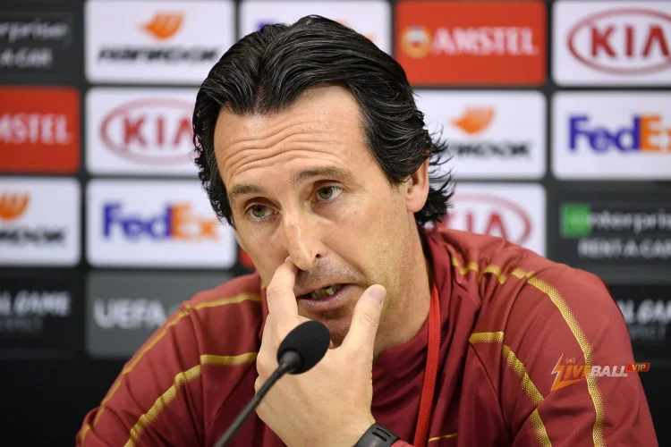 Aston Villa dẫn đầu cuộc đua giành Waldemar Anton trước Tottenham và West Ham United