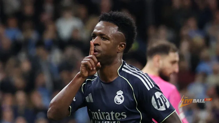Real Madrid see off blunt Manchester City with sharp counter-attack to reach Champions League quarters