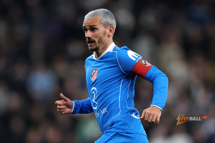 Antoine Griezmann travels to USA to finalise Atletico Madrid exit