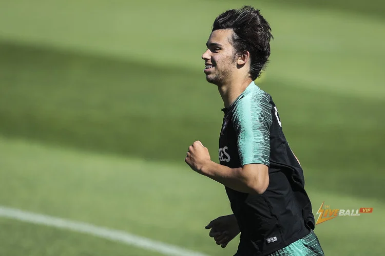 Manchester United considering summer move for Joao Felix