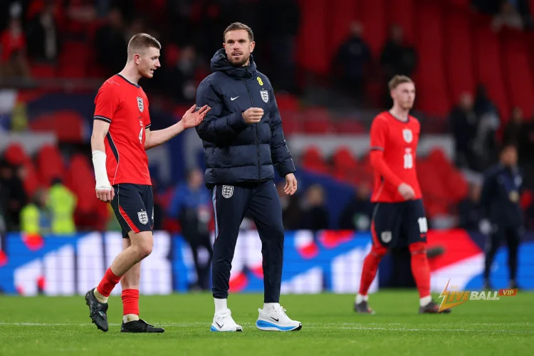 Premier League midfielder opens door to Real Madrid move
