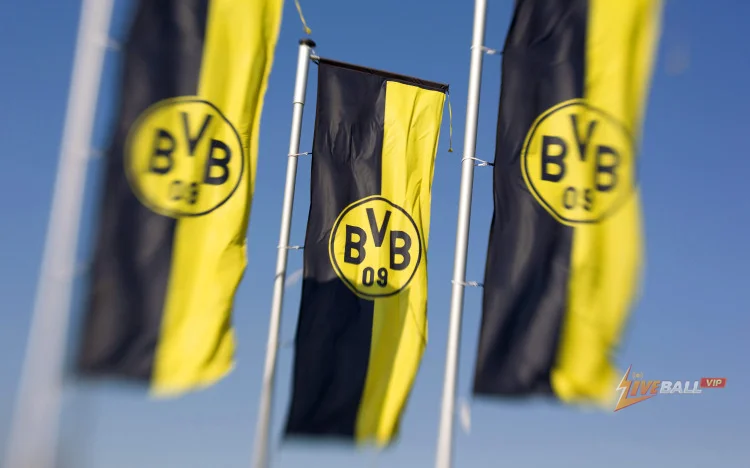 Nico Schlotterbeck sắp ký hợp đồng mới với Borussia Dortmund