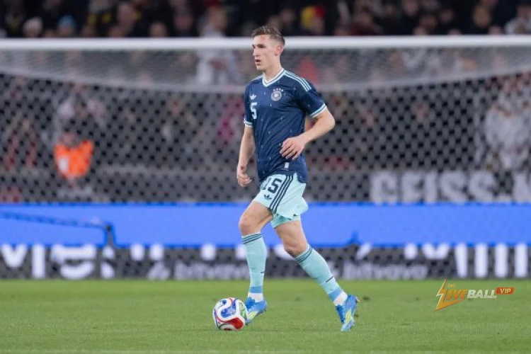 Nico Schlotterbeck của Borussia Dortmund dập tắt tin đồn gia hạn hợp đồng