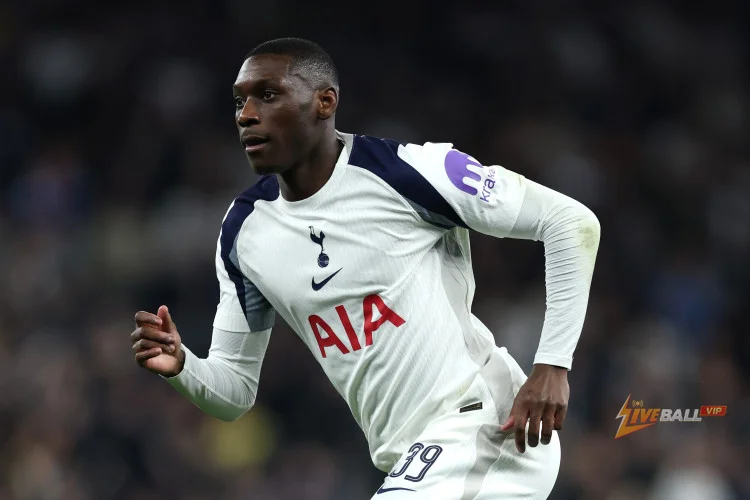Juventus tiến bộ nhiều hơn vì Kolo Muani hơn Vlahovic