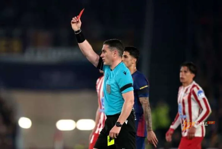 Ngôi sao của Barcelona bị loại khỏi trận lượt về với Atlético Madrid