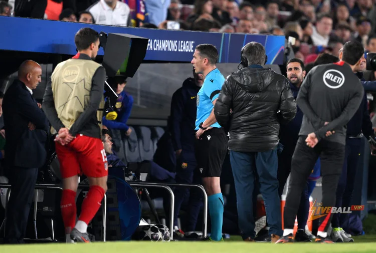 ผู้เล่นบาร์เซโลนาและแอตเลติโก มาดริดตอบสนองต่อข้อขัดแย้งของ VAR – “หยุด f****** ด้วยการเล่นที่ไม่มีอะไรเกิดขึ้นกันเถอะ”