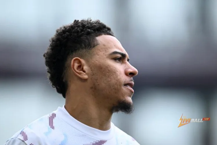 PSG chiến đấu với gã khổng lồ Premier League để ký hợp đồng với Morgan Rogers của Aston Villa