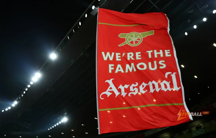 อาร์เซนอลพิจารณาระดมเงิน 100 ล้านยูโรโดยการขายไมลส์ ลูอิส-สเคลลี, อีธาน นวาเนรี