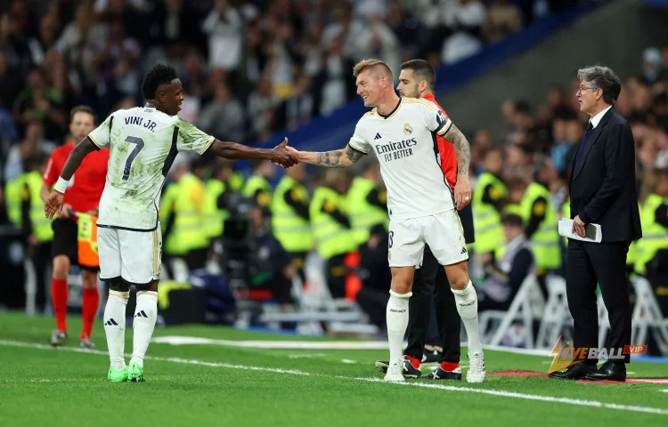 Hoàn tất thỏa thuận để Toni Kroos tái gia nhập Real Madrid vào mùa hè