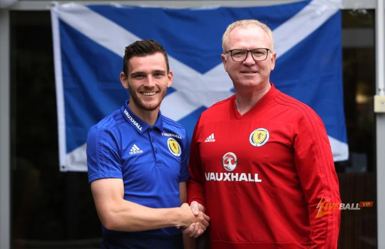 Andy Robertson tiết lộ lý do rời Liverpool