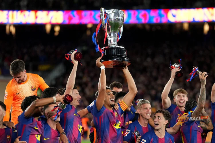 Barcelona kiên quyết xem xét việc rời đi vào mùa hè trong bối cảnh lo ngại về vai trò trong đội hình