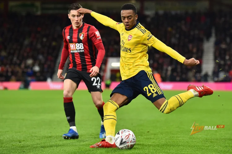 Crystal Palace, Leeds United quan tâm đến Joe Willock