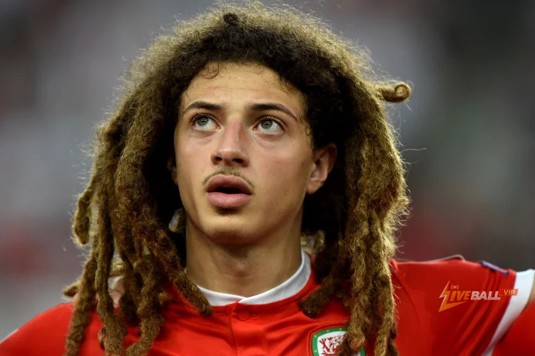Ethan Ampadu chuẩn bị cho các cuộc đàm phán hợp đồng tiếp theo với Leeds United.