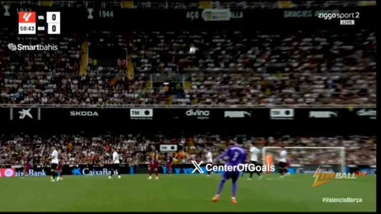 VIDEO: โรเบิร์ต เลวานดอฟสกี้ทำประตูเปิดเกมในนัดสุดท้ายของบาร์เซโลนาก่อนที่บาเลนเซียจะกลับมาได้