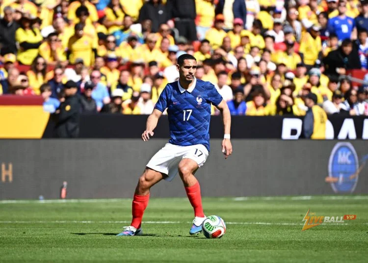 แมนเชสเตอร์ ยูไนเต็ด เตรียมย้ายทีมในช่วงซัมเมอร์สำหรับแม็กเซนซ์ ลาครัวซ์; เชลซีและลิเวอร์พูลก็สนใจเช่นกัน