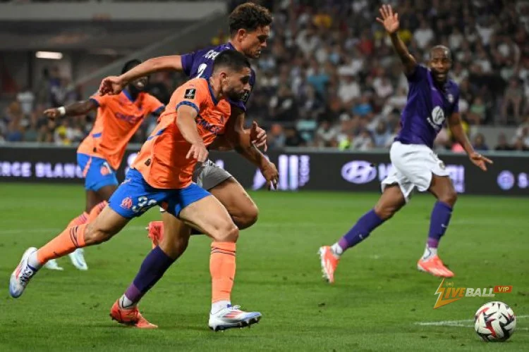 Chính thức: Rasmus Nicolaisen gia hạn hợp đồng với Toulouse.