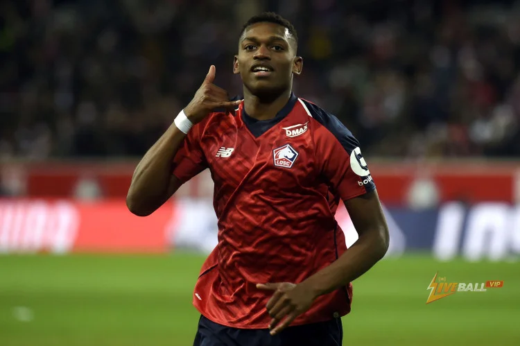 Manchester United, Liverpool, Chelsea đang cạnh tranh để có được Rafael Leao.