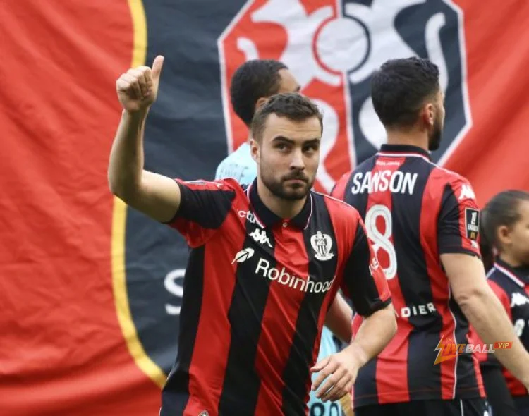 Feyenoord đang đàm phán để ký hợp đồng với Charles Vanhoutte của OGC Nice.