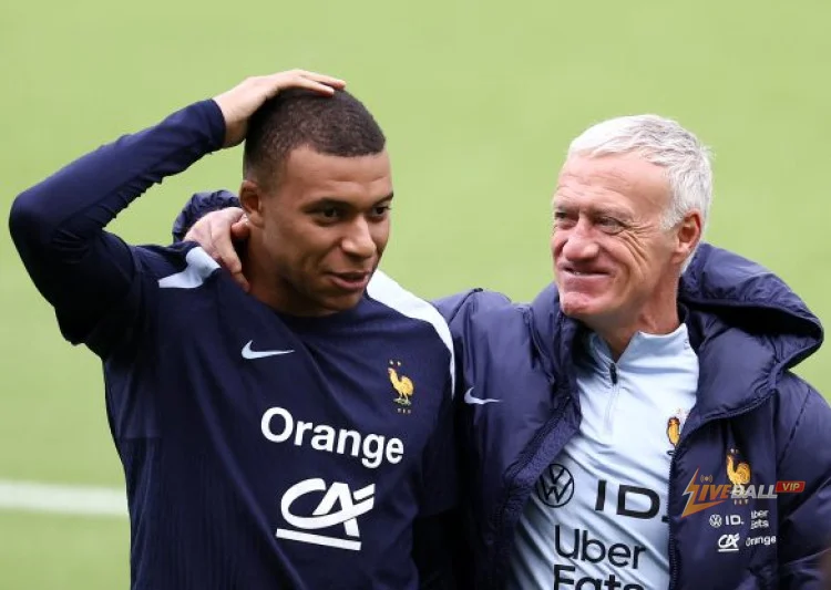 "Điều đó sẽ thật xấu xí" – Kylian Mbappé không muốn Didier Deschamps dẫn dắt đội tuyển quốc gia nào khác.