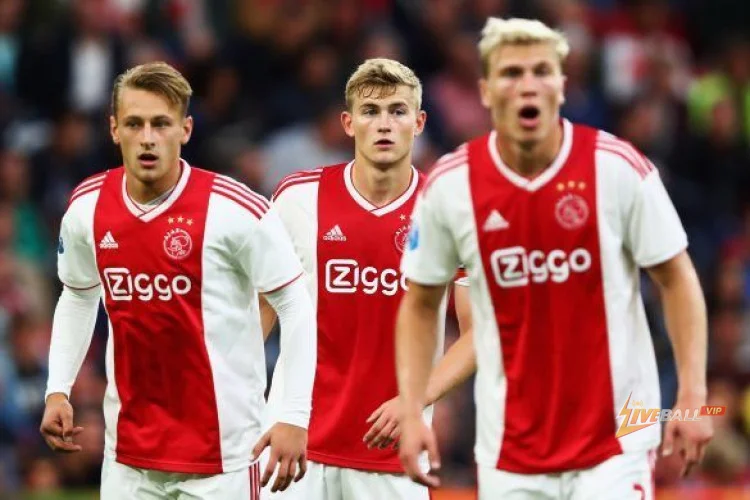 NEC Nijmegen sẽ tận dụng cơ hội từ việc tiền đạo cũ của Ajax không thành công trong việc chuyển đến Cyprus.