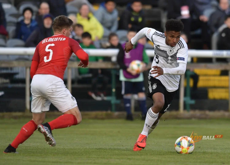 Borussia Dortmund sẵn sàng bán Karim Adeyemi.