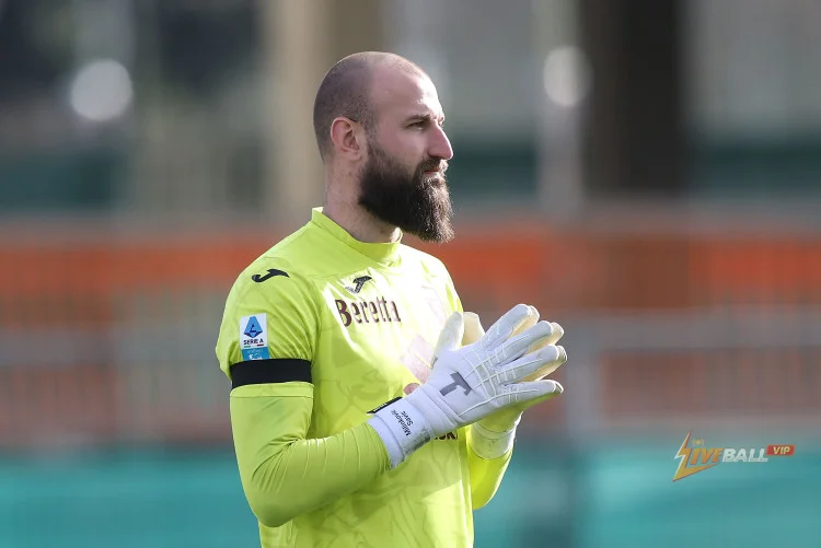 Báo cáo – Juventus nhận được sự hỗ trợ lớn trong việc theo đuổi thủ môn Serie A