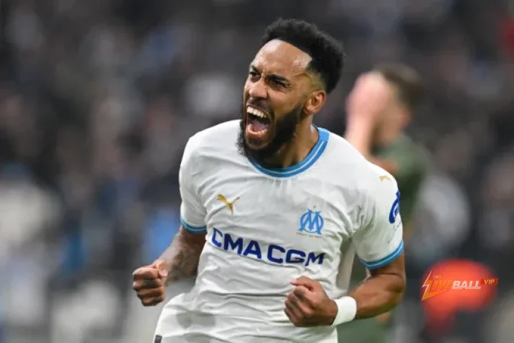 Tiền đạo Pierre-Emerick Aubameyang của Marseille thu hút sự chú ý trên toàn thế giới.