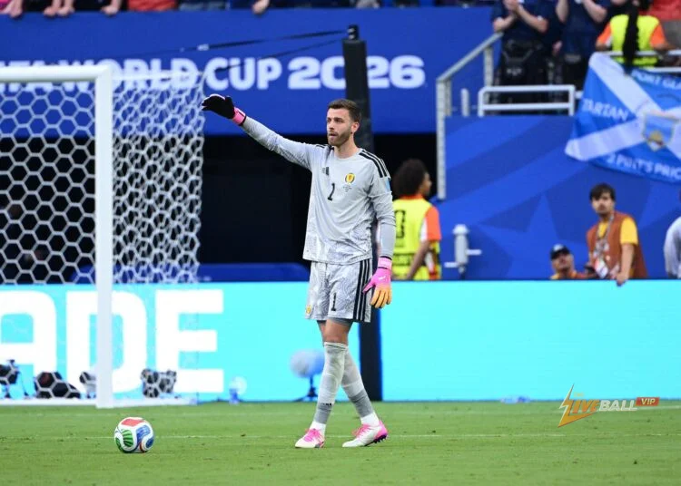 Manchester United đang nhắm đến một động thái bất ngờ cho Angus Gunn.