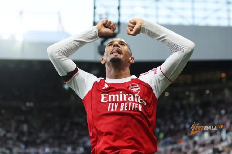 ‘Marseille là một câu lạc bộ lớn, nhưng thật đáng sợ’ – William Saliba của Arsenal tiết lộ cách anh suýt gia nhập Lille.