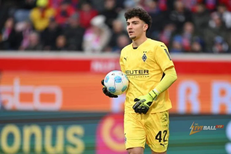 RAAL La Louviere ले Borussia Mönchengladbach बाट युवा गोलकीपरलाई ऋणमा लिएको छ।