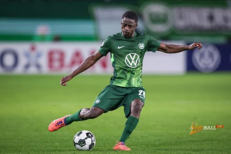 Roma, Feyenoord và Porto là những câu lạc bộ quan tâm đến Saël Kumbedi của Wolfsburg.