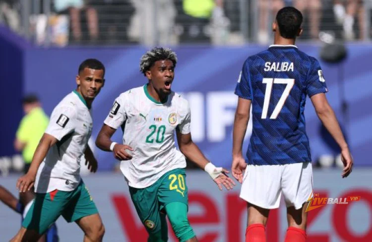 एस्टन भिल्ला र टोटेनह्याम हट्स्परको लक्ष्य इब्राहीम म्बाये PSG छोड्न चाहन्छन्।