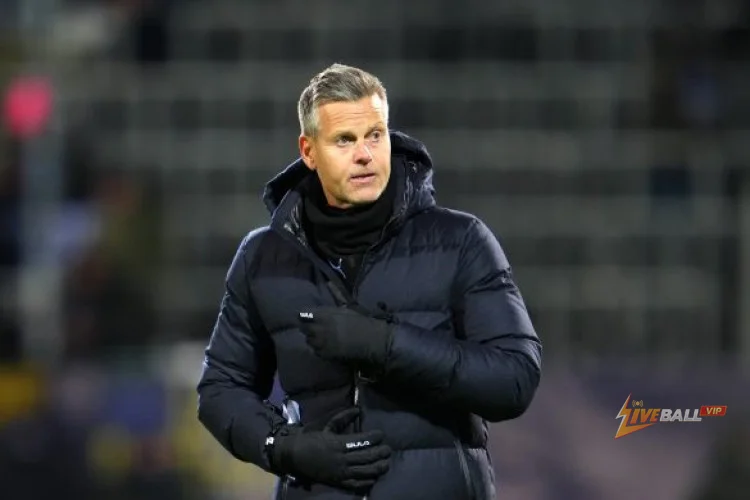 स्ट्रासबर्ग FK Bodø/Glimt का प्रबन्धक क्जेटिल न्कुट्सेनसँग वार्तामा छ।