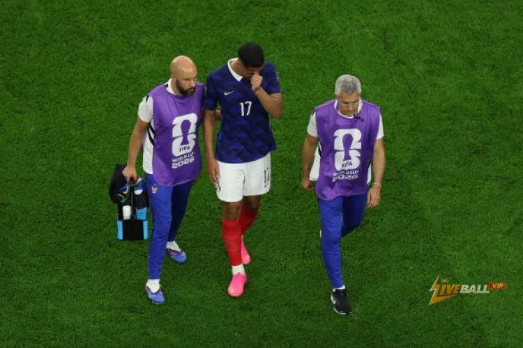 Trung vệ William Saliba của Arsenal quyết định tránh phẫu thuật lưng.