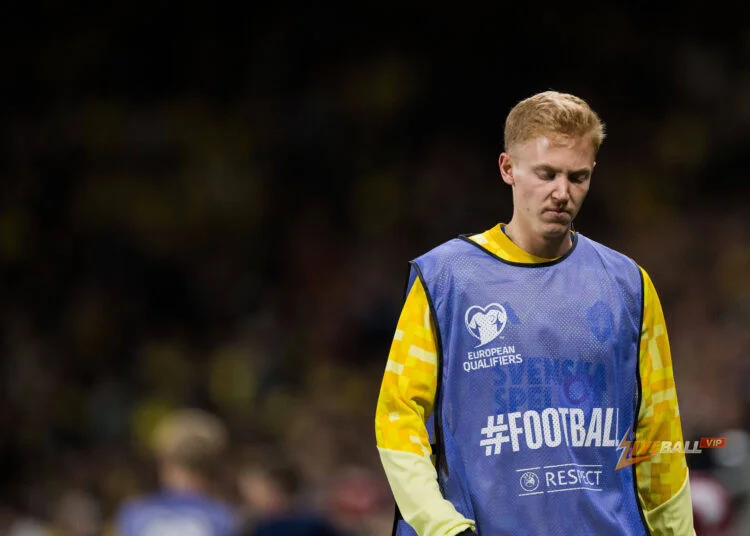 Newcastle United tăng cường quan tâm đến Hugo Larsson, đối mặt với mối đe dọa từ Manchester United.