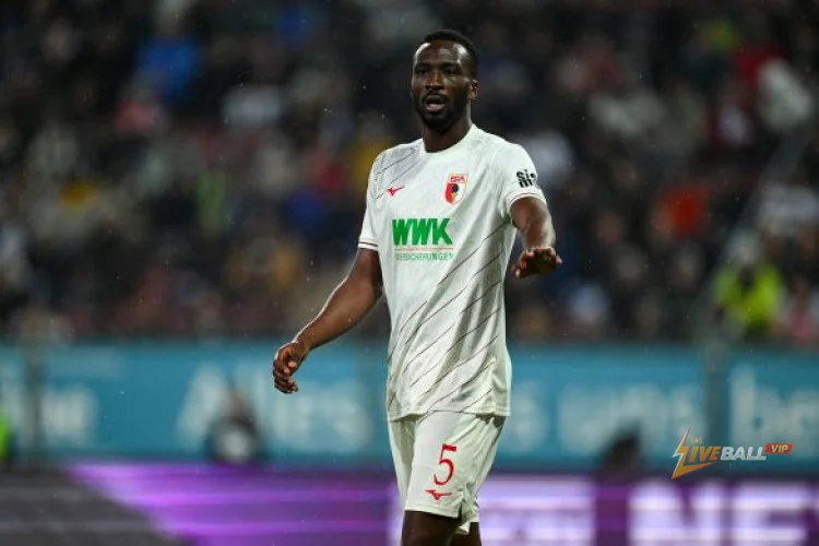 Chrislain Matsima của Augsburg đã đạt được thỏa thuận chuyển nhượng tới Crystal Palace.