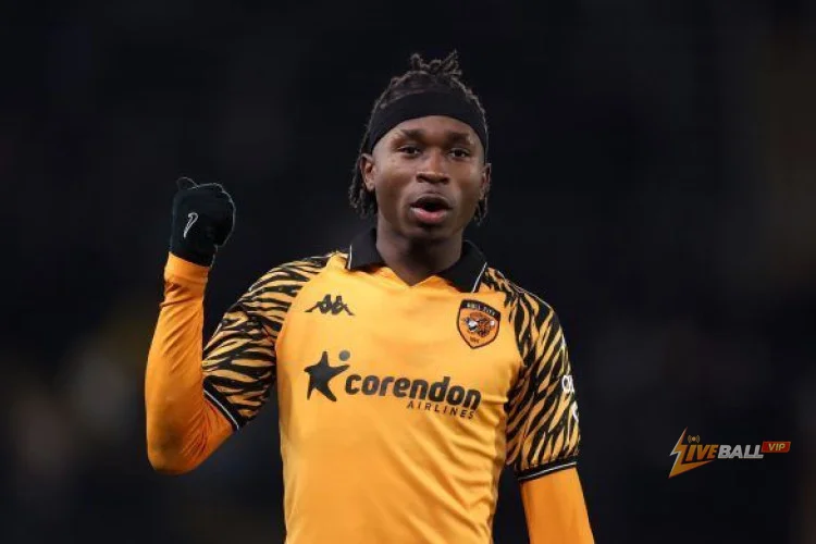Cercle Brugge đã chiêu mộ ba cầu thủ, trong đó có một tài năng trẻ của Manchester City đã có thời gian thi đấu tại Hull City và Sheffield Wednesday.