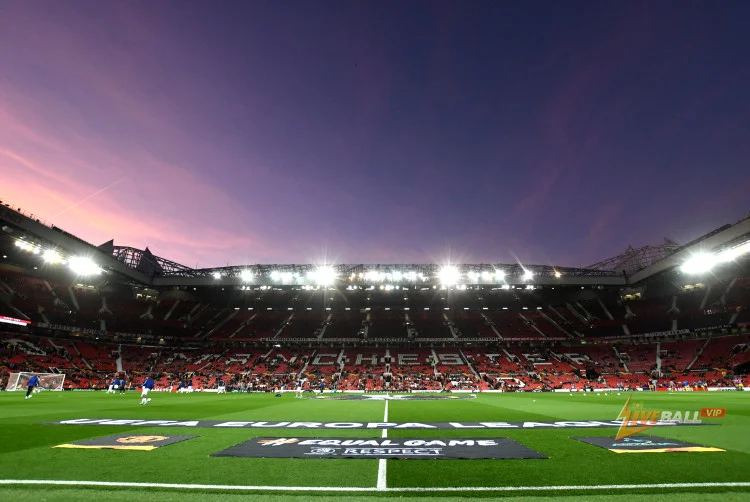 Manchester United đã tiếp cận để chiêu mộ Lewis Hall, nhưng bị từ chối.