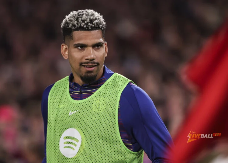 Ronald Araujo sắp gia nhập Liverpool sau khi thỏa thuận cho mượn được ký kết.
