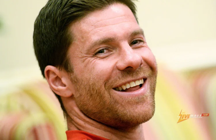 Xabi Alonso bình luận về mối liên hệ của Chelsea với Diogo Costa, loại trừ khả năng chuyển nhượng.