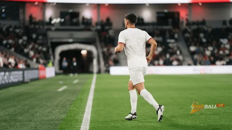 Fulham xem xét việc chiêu mộ hậu vệ Héctor Fort của Barcelona với giá 10 triệu euro.