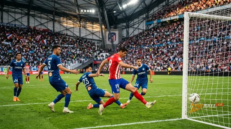 Carlos Martín giúp Atlético lội ngược dòng giành chiến thắng trước Marseille.