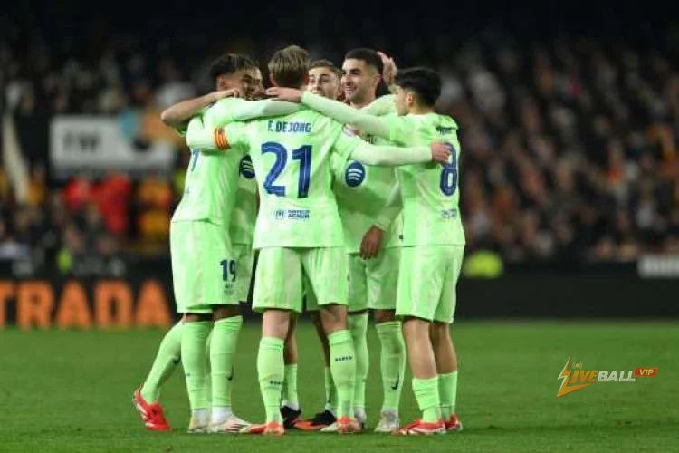 ชม: อดีตเพื่อนร่วมทีมบาร์เซโลน่าพบกันอีกครั้งที่สนามฝึกซ้อมของ PSG