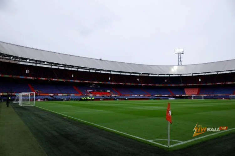 Givairo Read chấn thương phát biểu về tương lai tại Feyenoord sau sự quan tâm từ Premier League và Serie A.