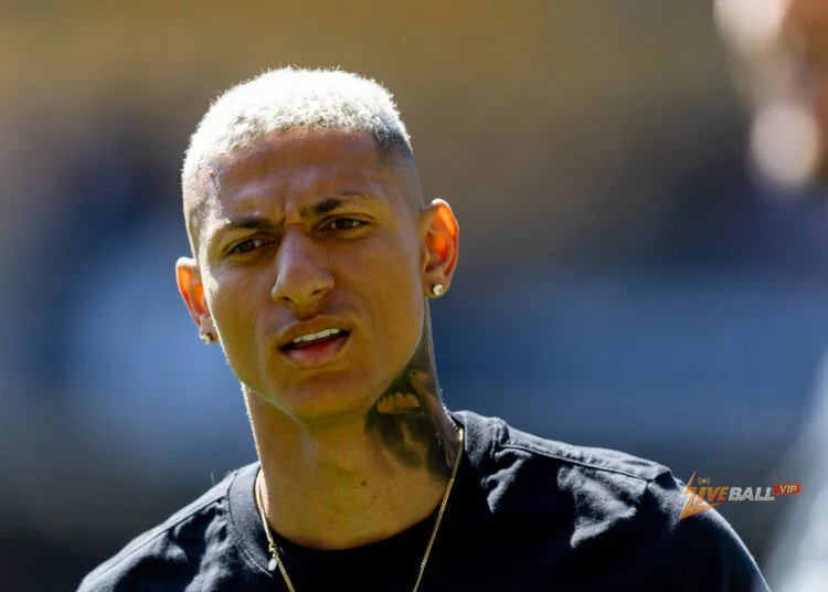 Everton tăng cường quan tâm đến việc chiêu mộ Richarlison, cầu thủ muốn chuyển nhượng nhưng thỏa thuận phụ thuộc vào việc bán cầu thủ khác.