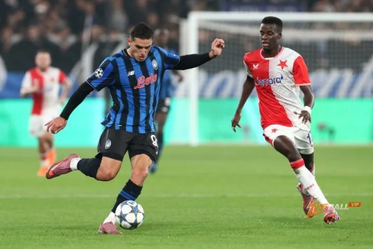 Zulte Waregem bổ sung các cầu thủ phòng ngự từ Slavia Prague và Palermo.