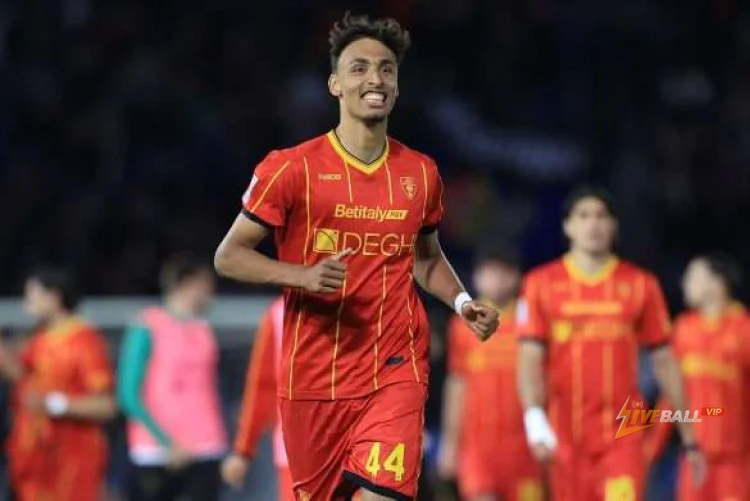 Tiago Gabriel của Lecce: Crystal Palace theo dõi khi Jorge Mendes đề xuất cầu thủ cho Milan.