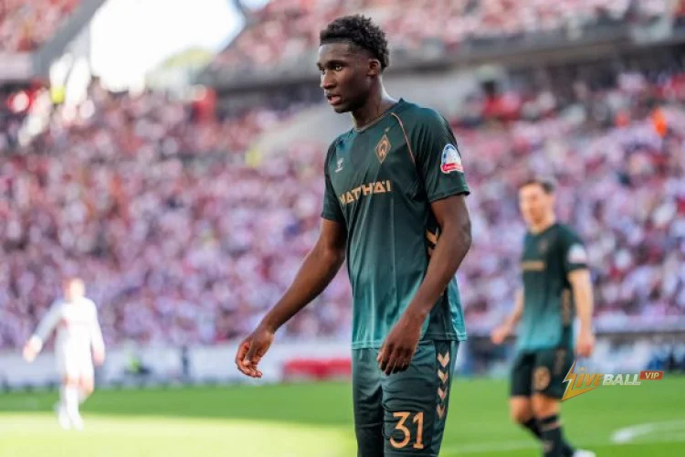 Chính thức | Werder Bremen hoàn tất việc bán Karim Coulibaly với giá cao.
